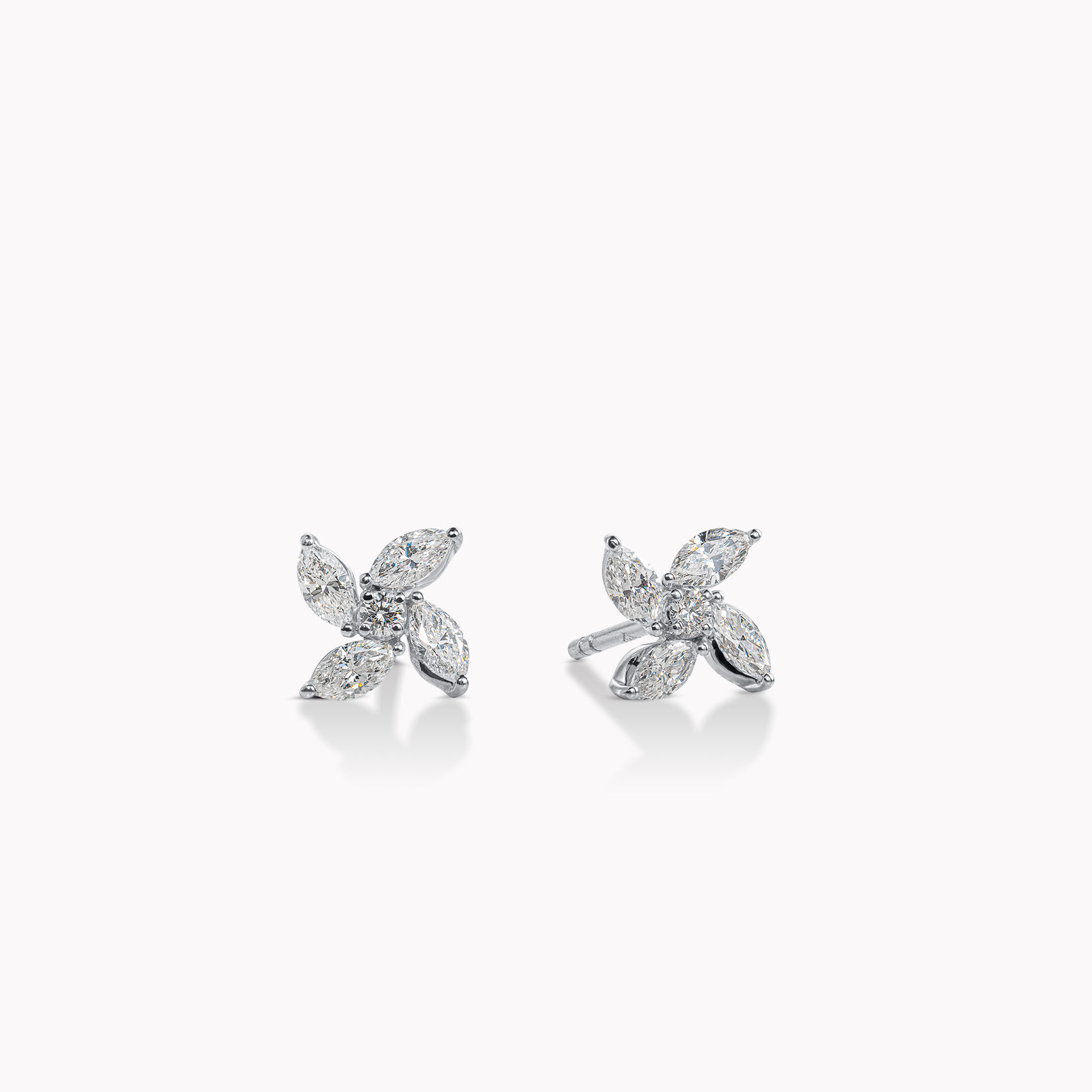 18kt White Gold Diamond Earrings
