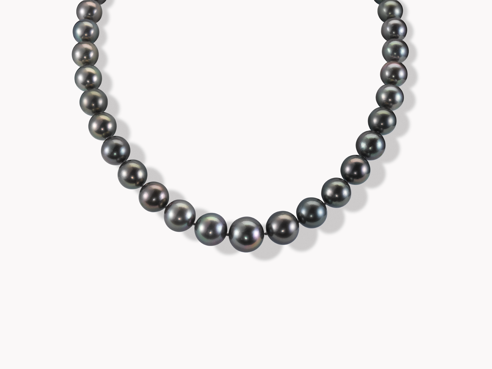 18kt White Gold Black Pearl Necklace